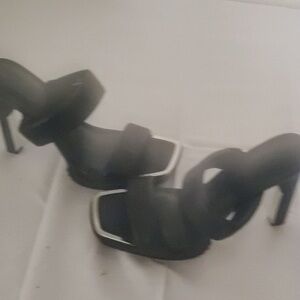 Chic Black Strappy Heels